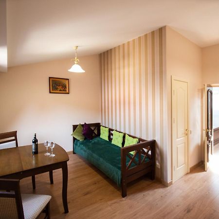 Apart Yaroslava Osmomysla 9 Square - City Center Lwów Zewnętrze zdjęcie