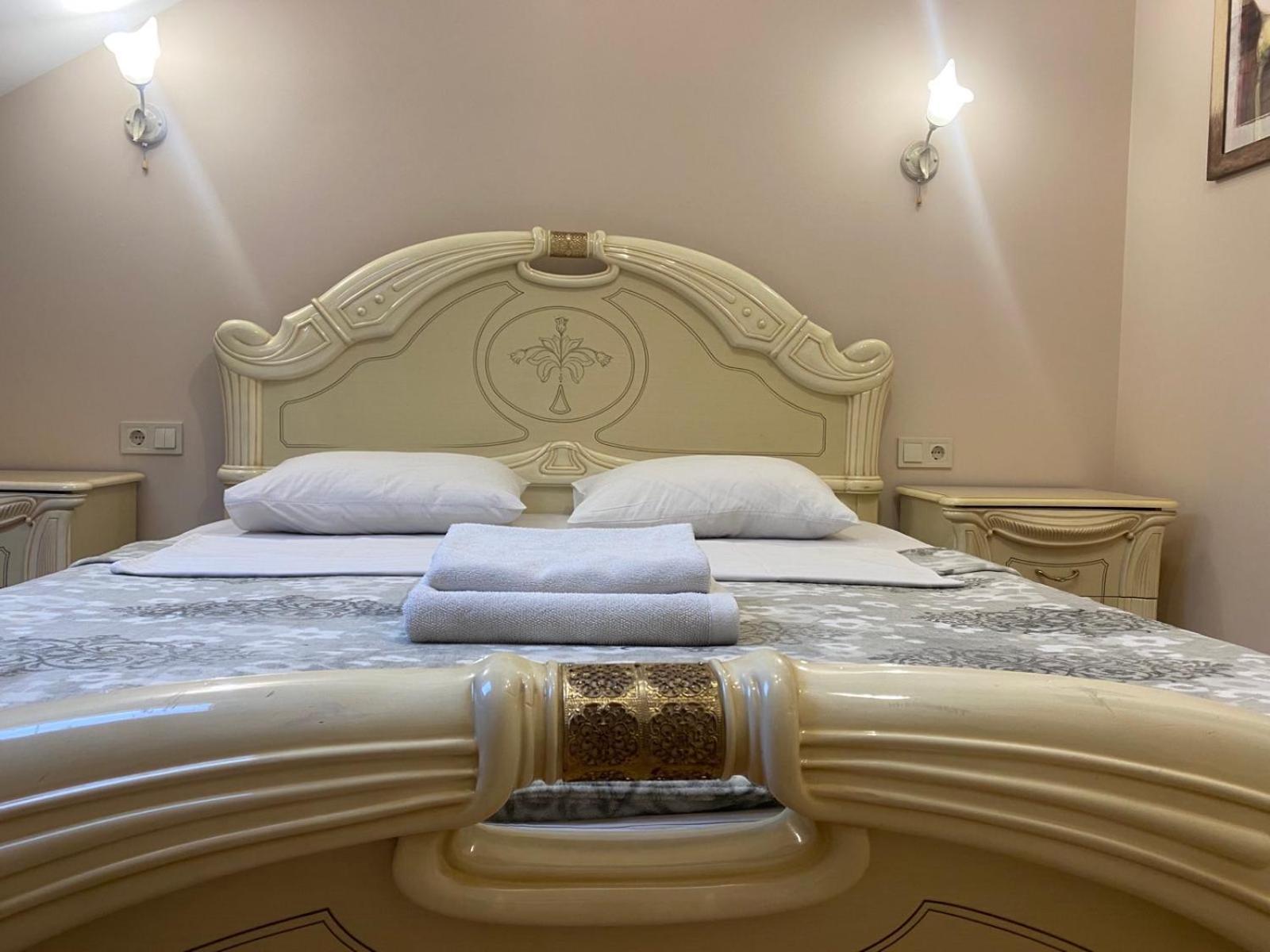 Apart Yaroslava Osmomysla 9 Square - City Center Lwów Zewnętrze zdjęcie