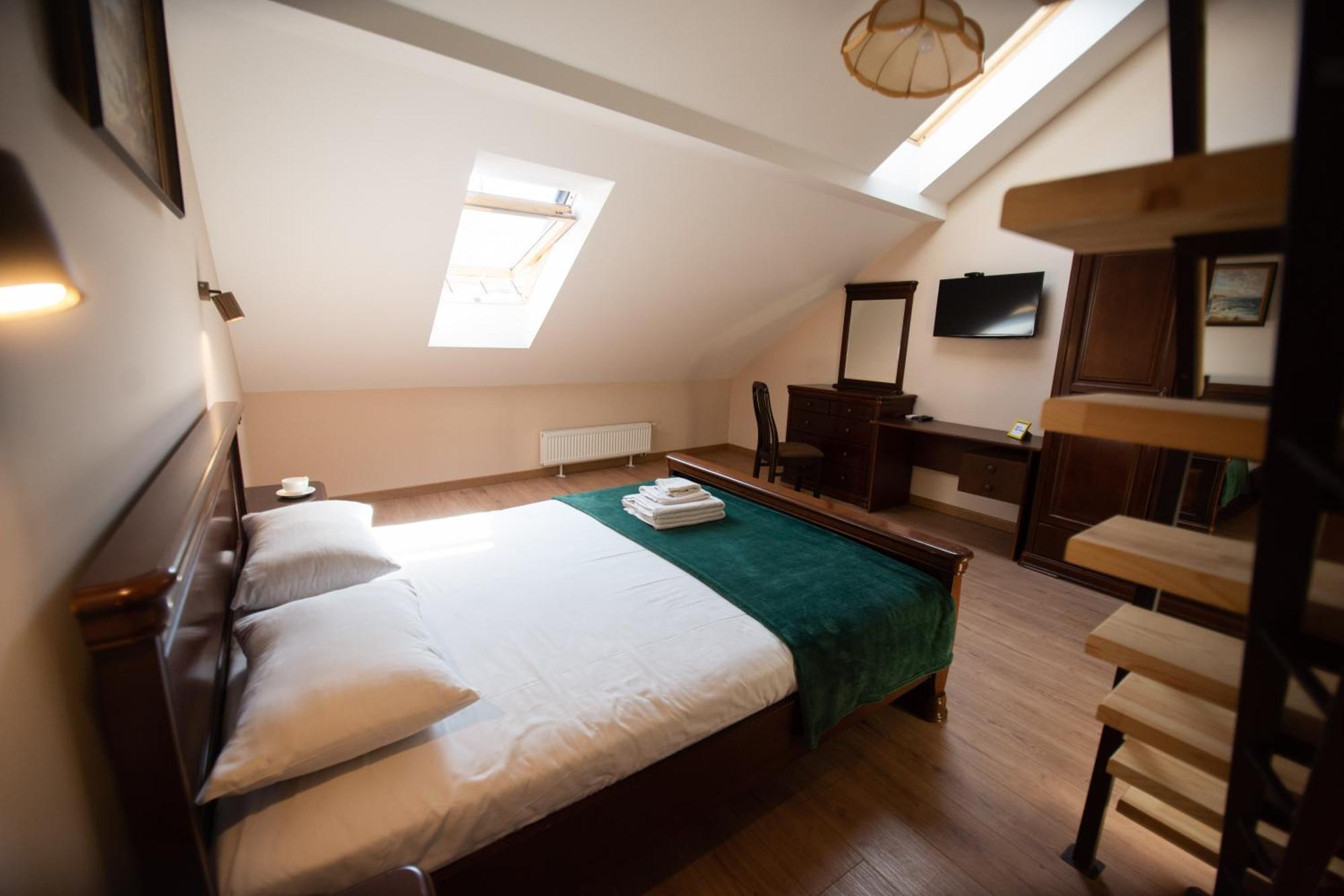 Apart Yaroslava Osmomysla 9 Square - City Center Lwów Zewnętrze zdjęcie