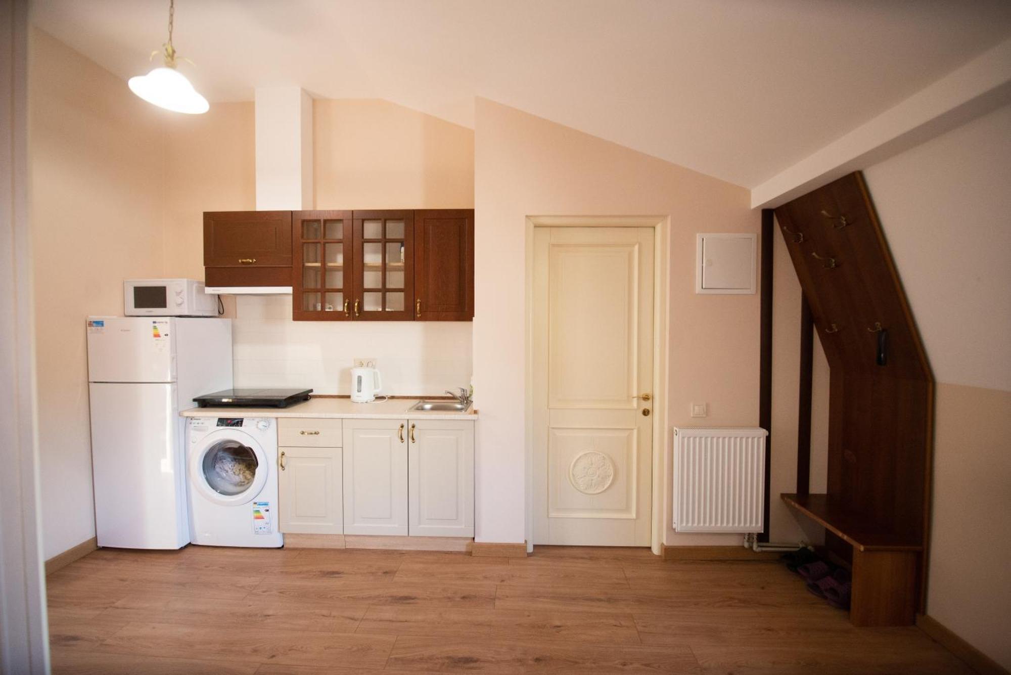 Apart Yaroslava Osmomysla 9 Square - City Center Lwów Zewnętrze zdjęcie