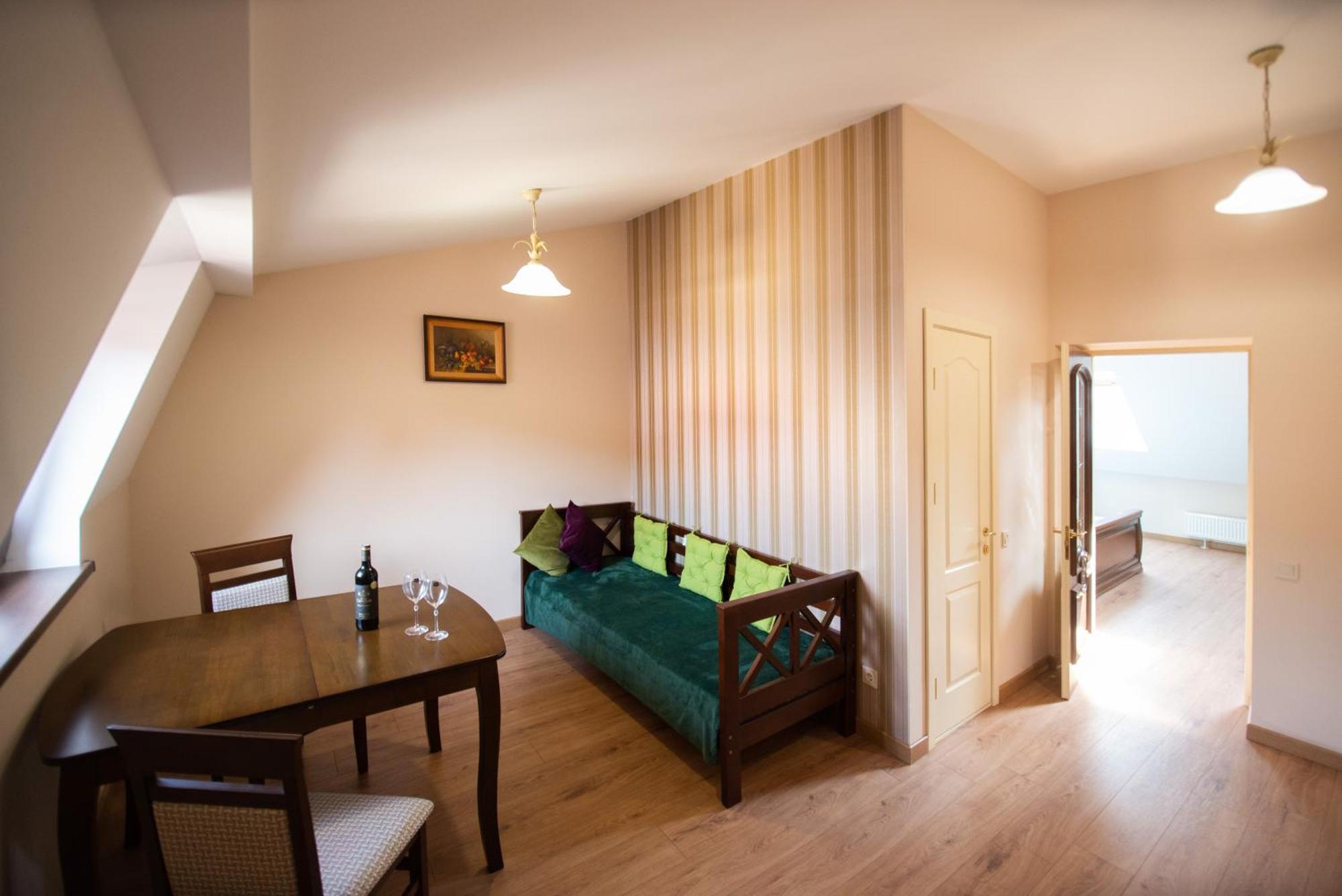 Apart Yaroslava Osmomysla 9 Square - City Center Lwów Zewnętrze zdjęcie