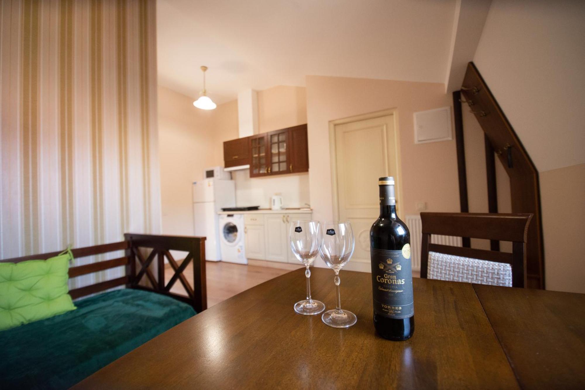 Apart Yaroslava Osmomysla 9 Square - City Center Lwów Zewnętrze zdjęcie