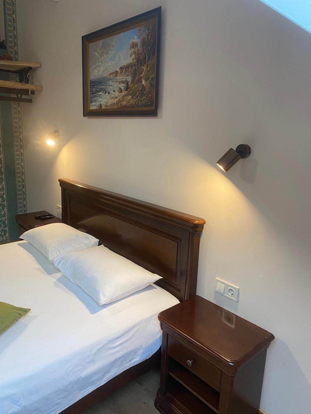 Apart Yaroslava Osmomysla 9 Square - City Center Lwów Zewnętrze zdjęcie