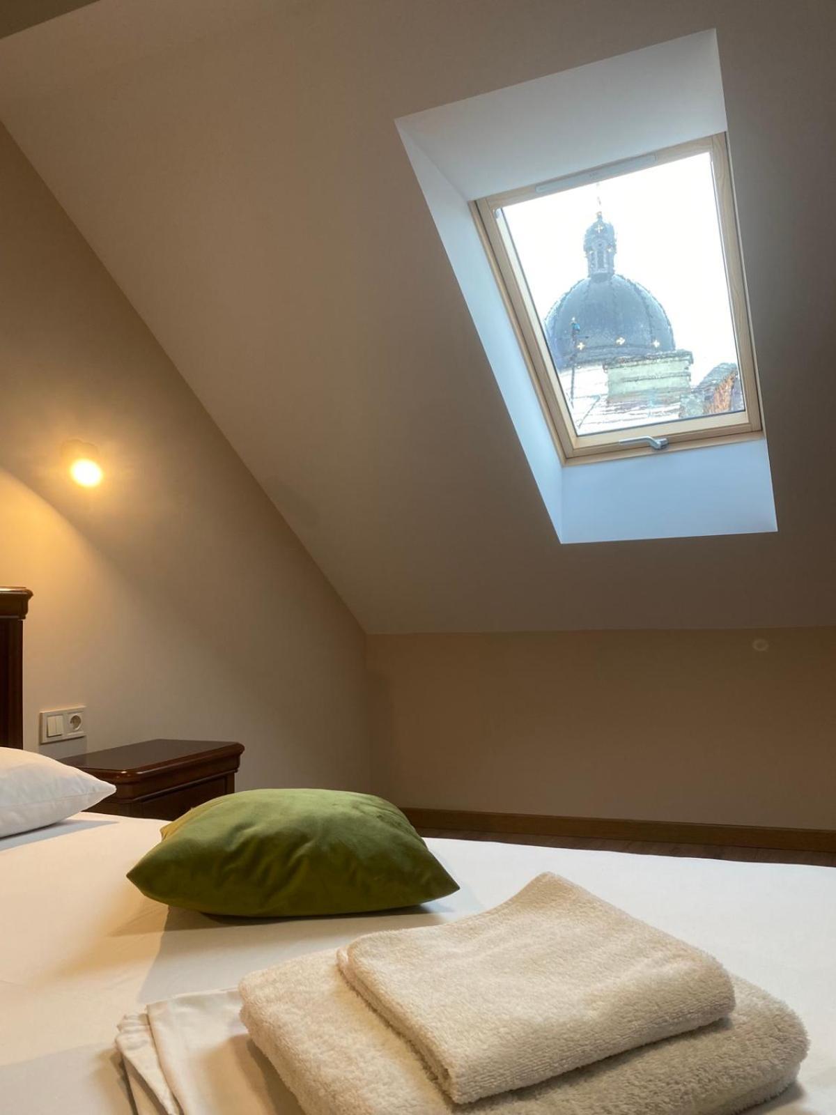 Apart Yaroslava Osmomysla 9 Square - City Center Lwów Zewnętrze zdjęcie
