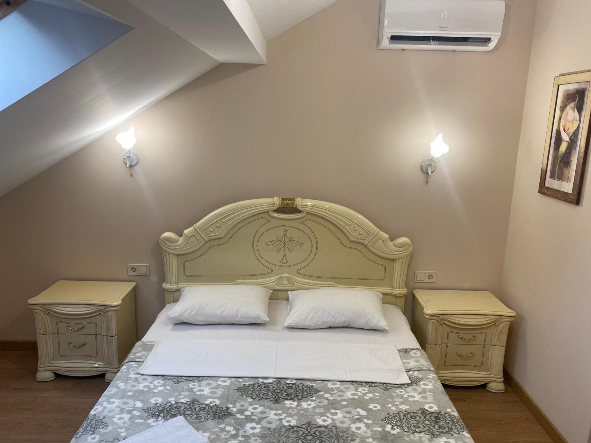 Apart Yaroslava Osmomysla 9 Square - City Center Lwów Zewnętrze zdjęcie